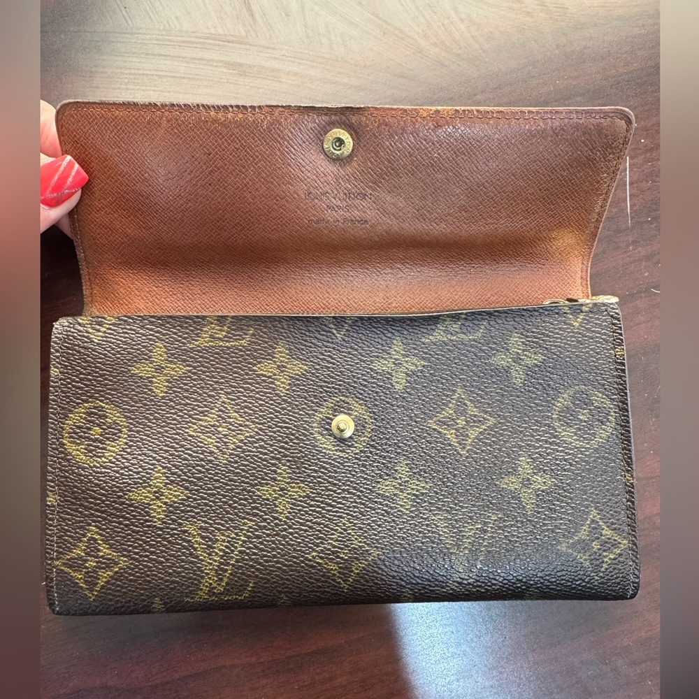 Louis Vuitton Porte Monnaie Monogram Long Wallet - Picture 5 of 8